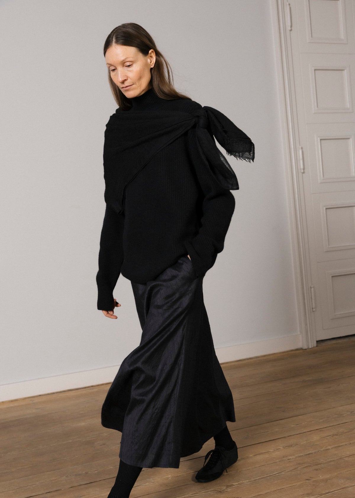 Poon scarf – cashmere | Black Scarf aiayu