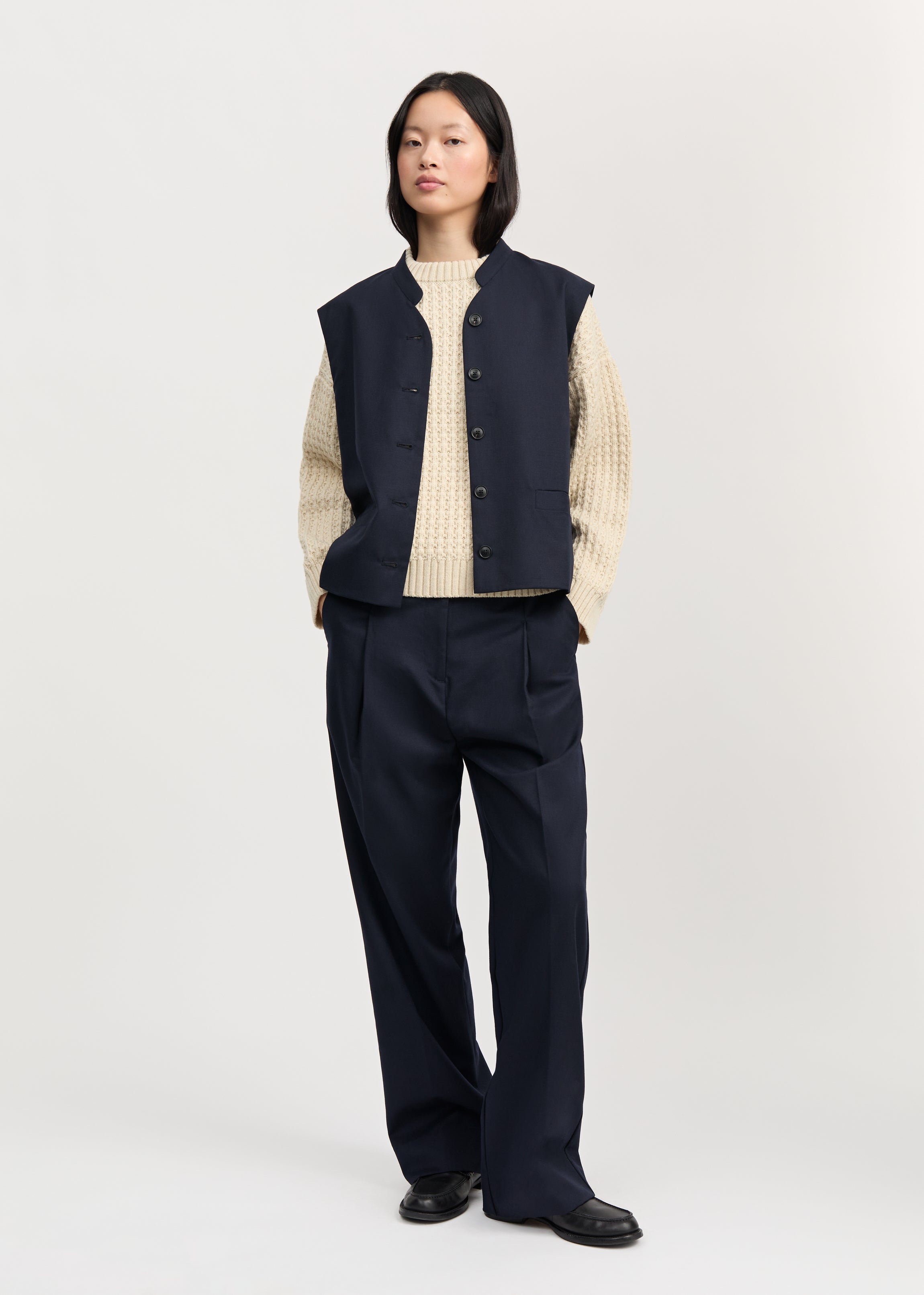 Angela vest fine wool | Black navy Vest aiayu