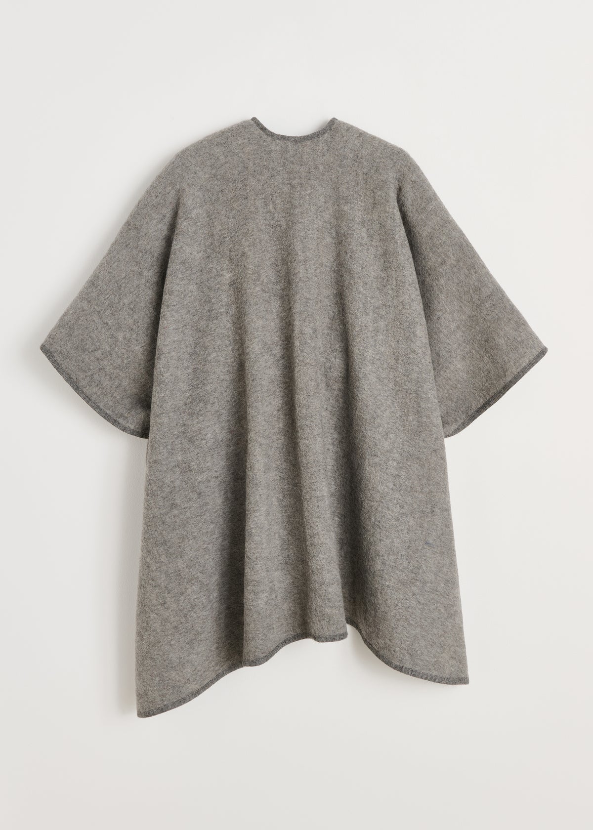 Avery poncho – wool | Pure Grey Poncho aiayu