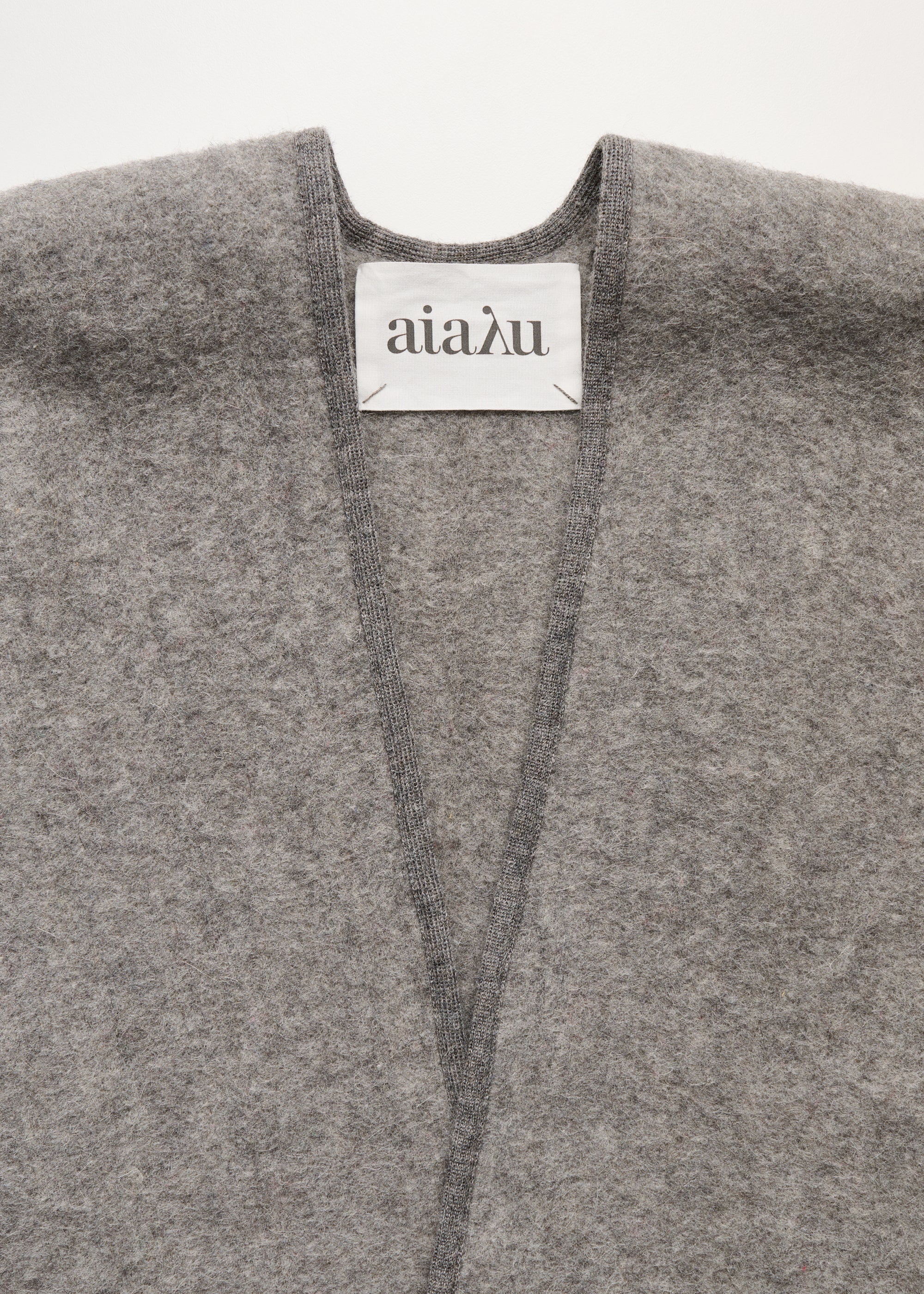 Avery poncho – wool | Pure Grey Poncho aiayu