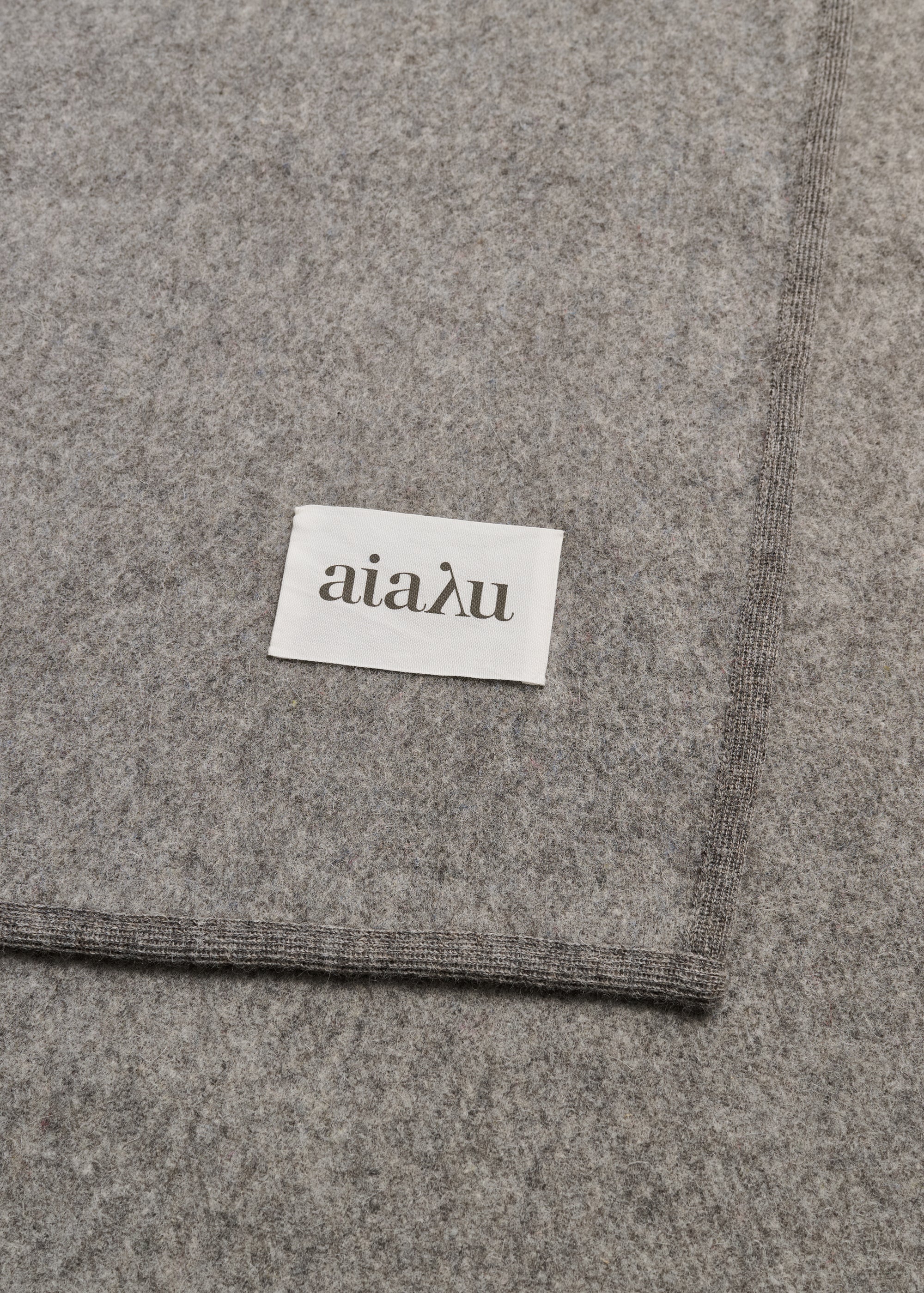Edvin wool throw | Pure Grey Throw aiayu