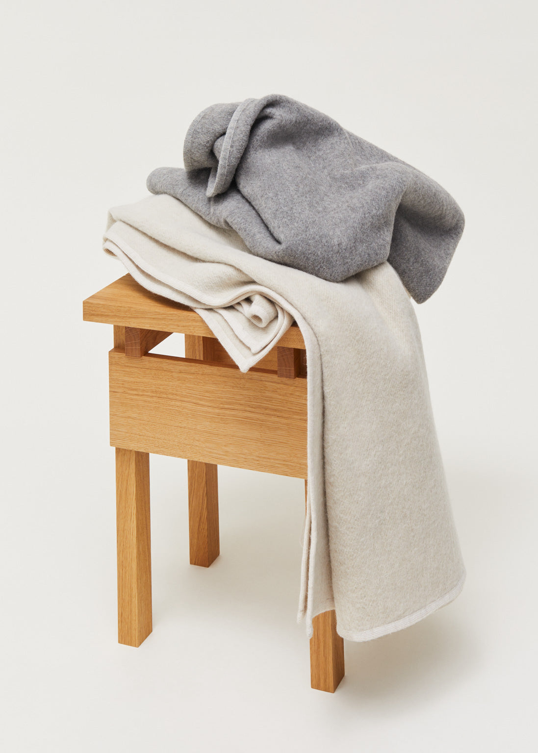 Edvin wool throw | Pure Grey Throw aiayu