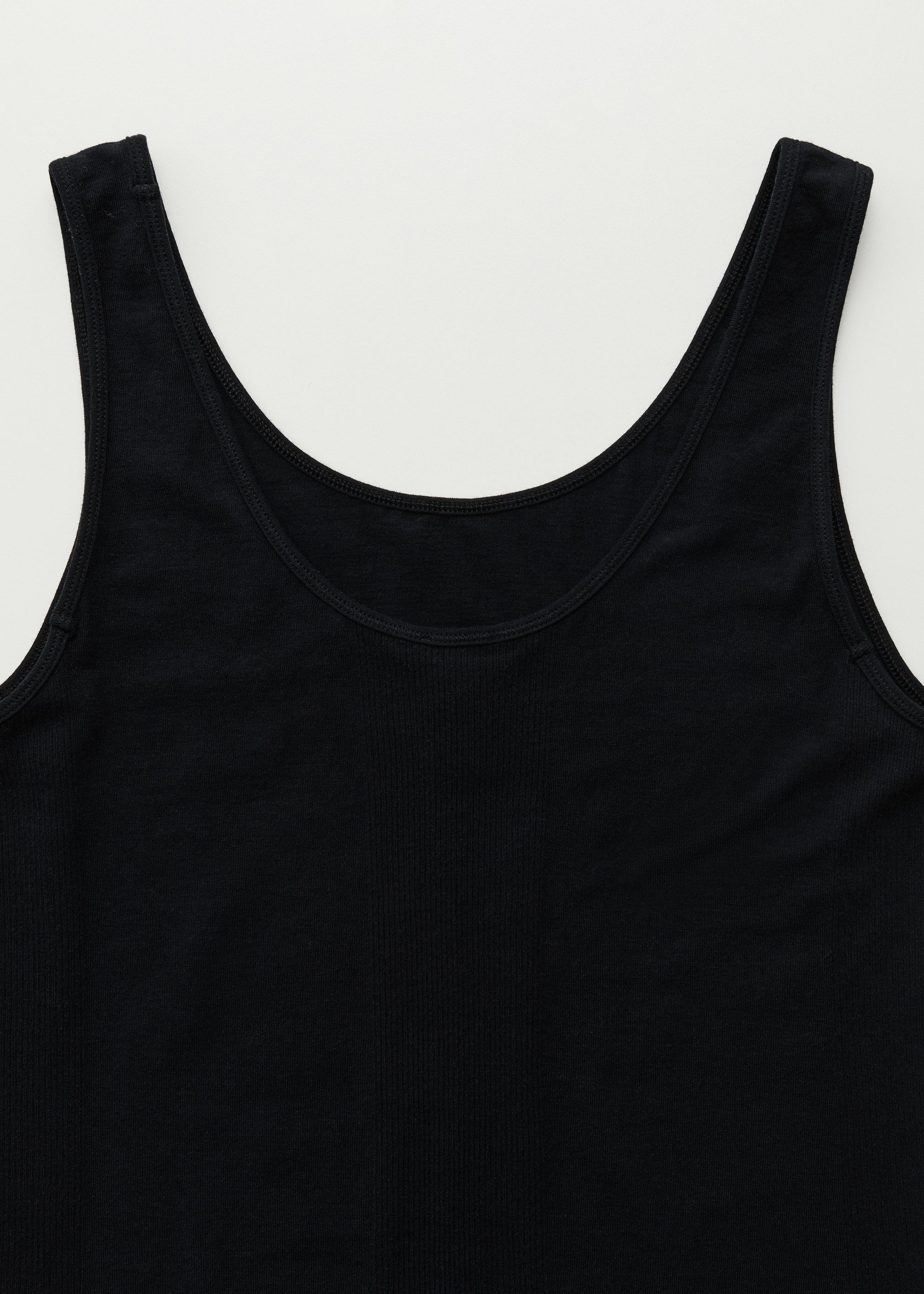 Gentle tank – cashmere | Black Top aiayu