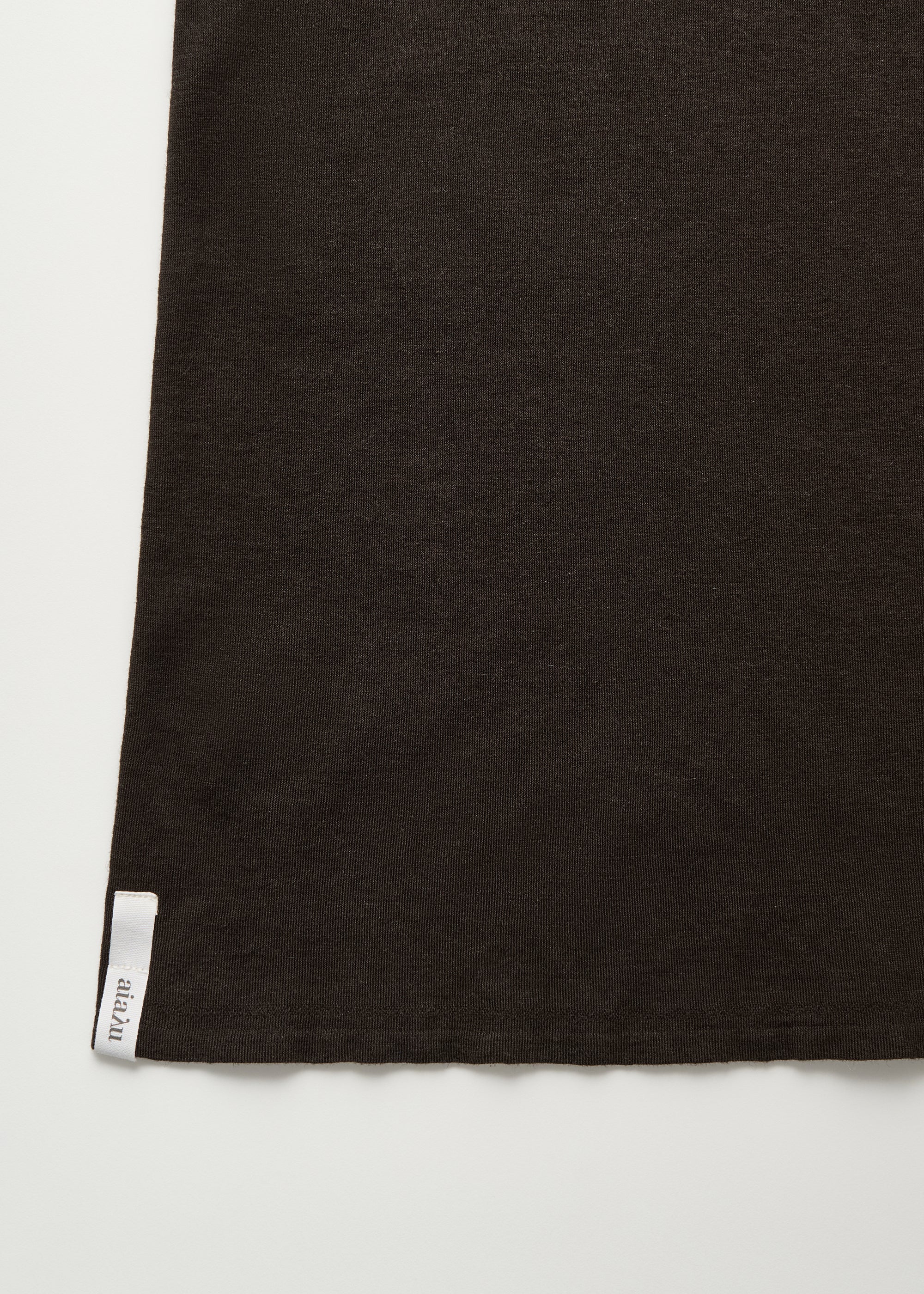 Gentle tee - cashmere | Dark Brown Blouse aiayu