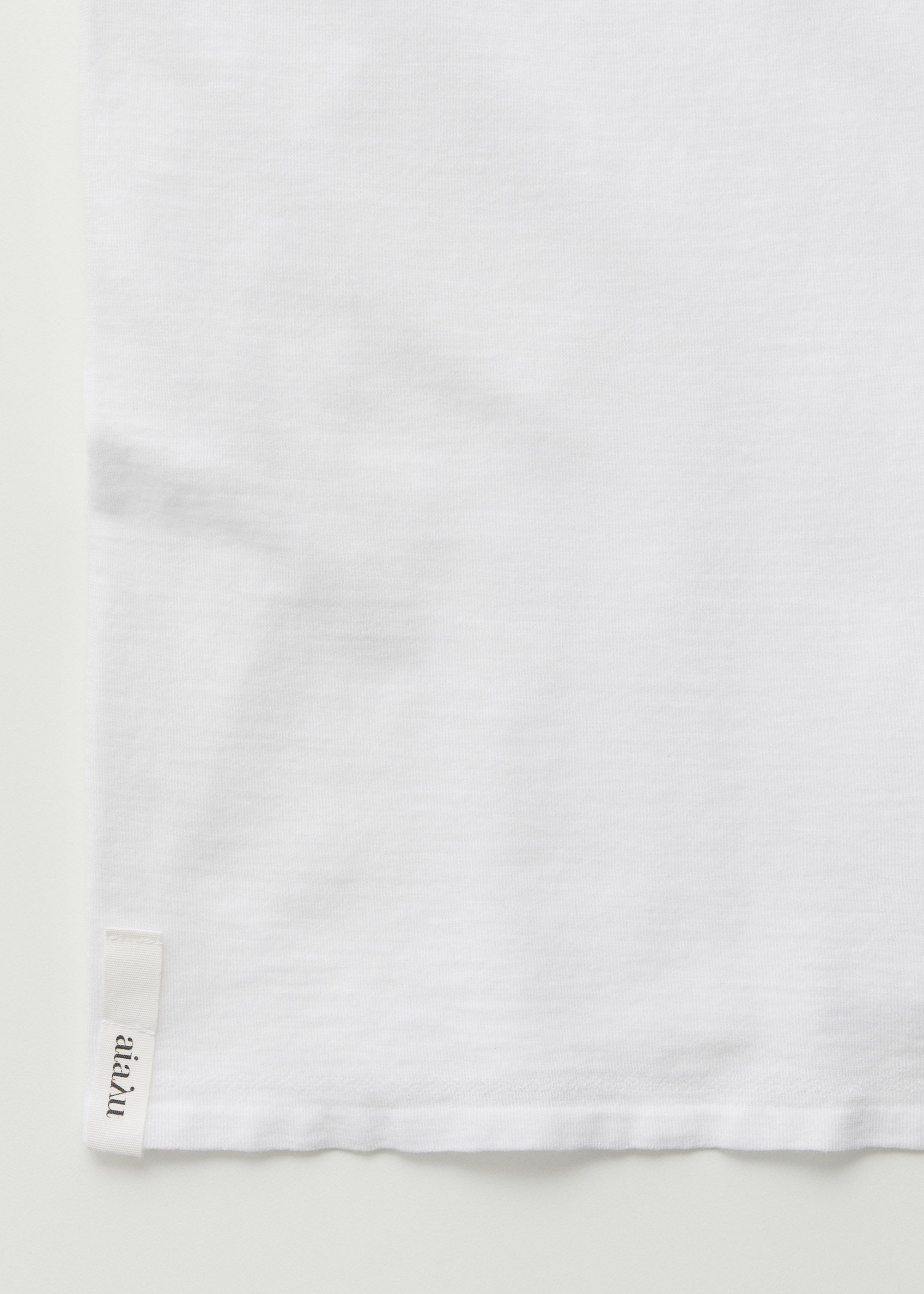 Gentle tee – cashmere | White Blouse aiayu