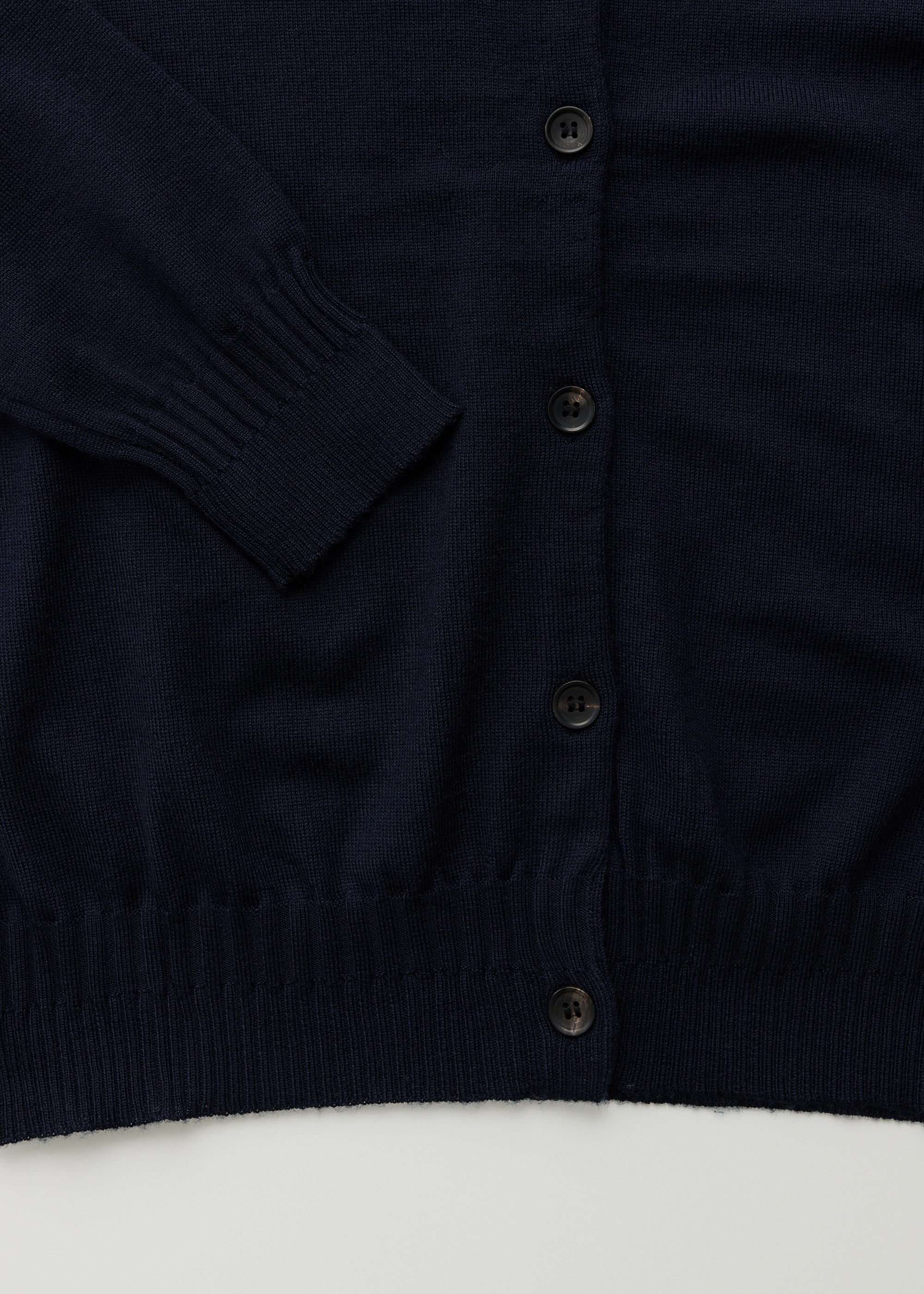 Hariza cardigan – pure merino wool | Navy Cardigan aiayu