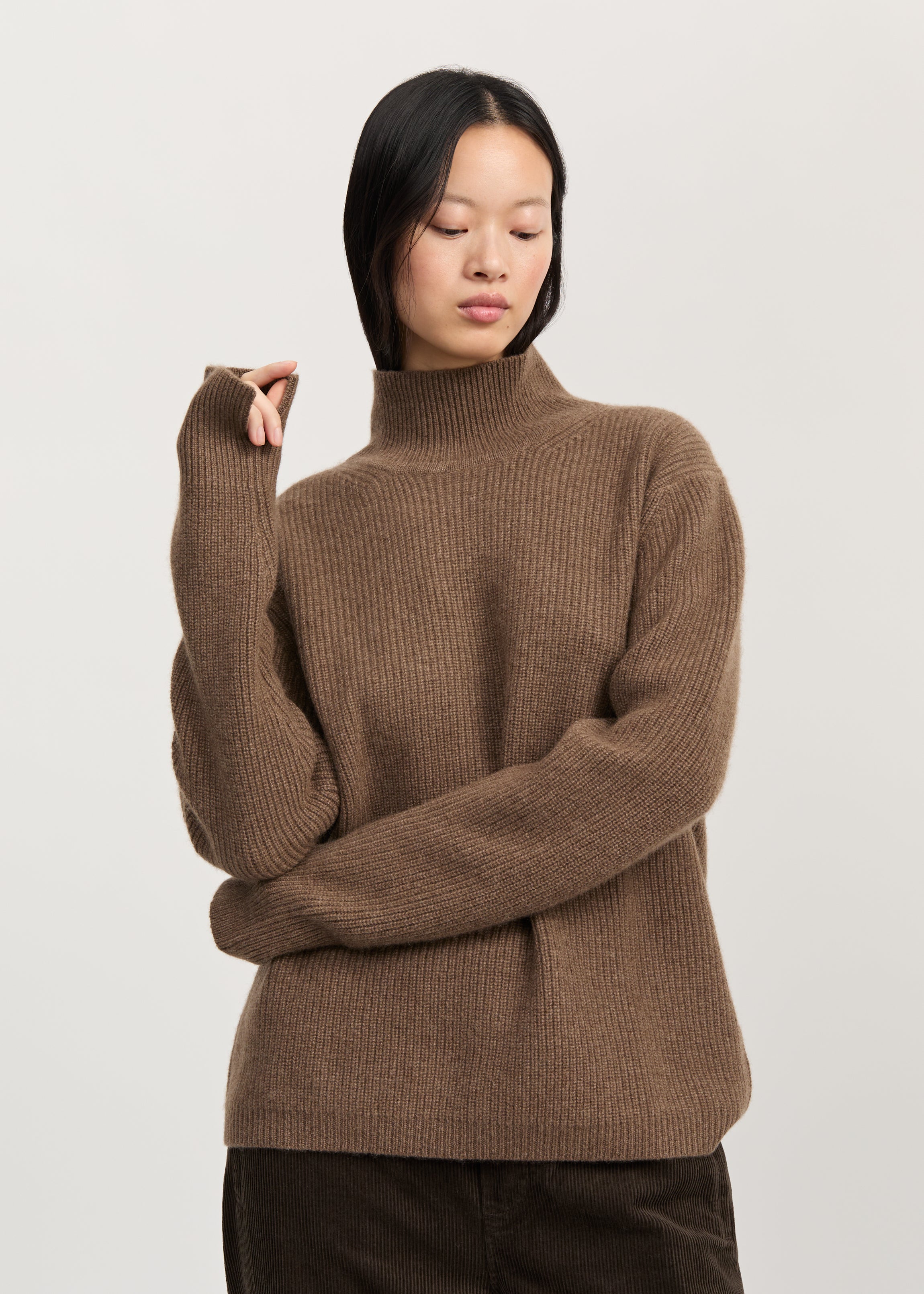 Jaxon sweater – cashmere | Pure Dark Brown Sweater aiayu