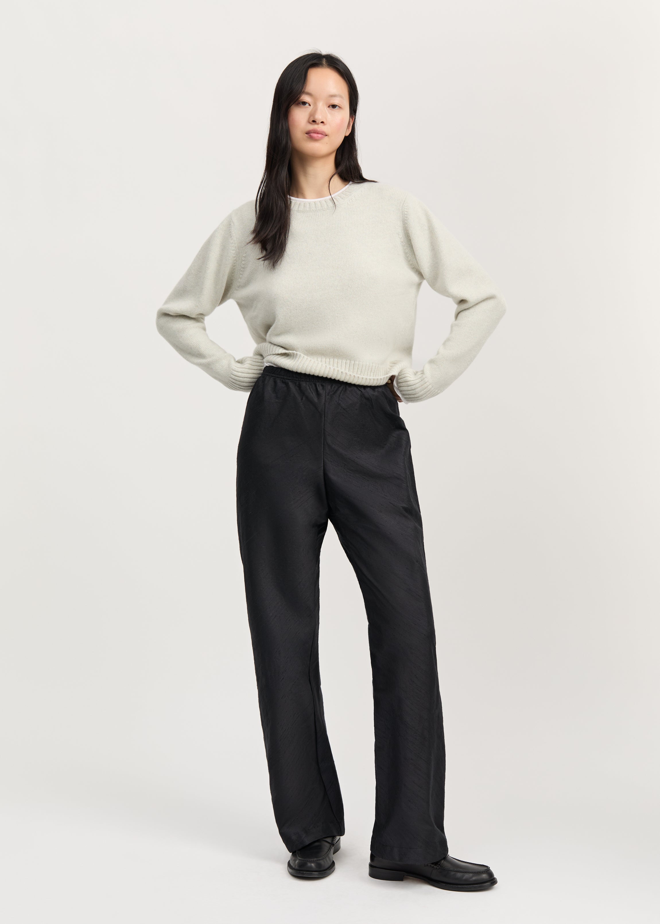 Mara pant silk | Black navy Pants aiayu