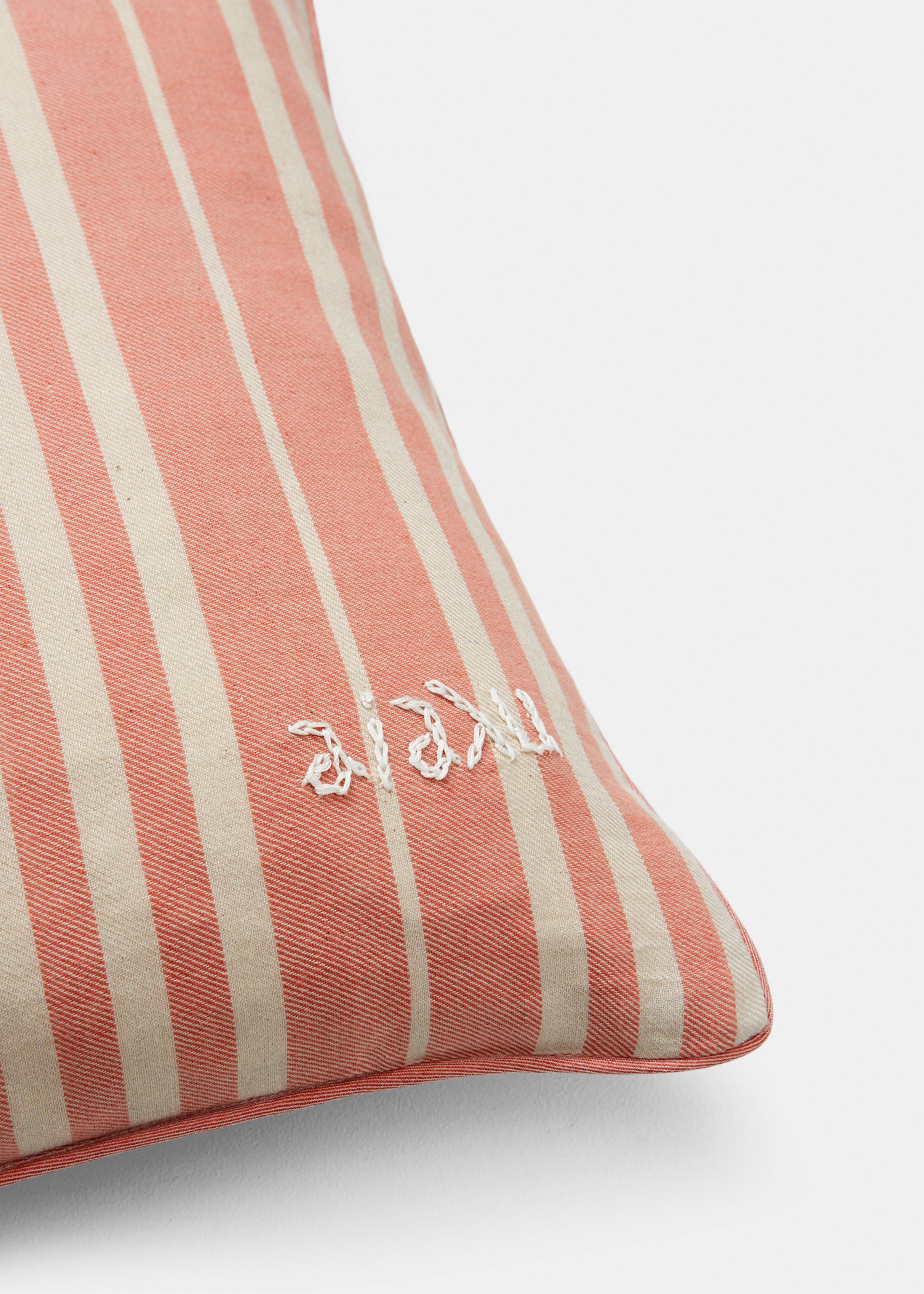 Marking silk pillow - 40x60 | Mix Vintage Red aiayu.dk