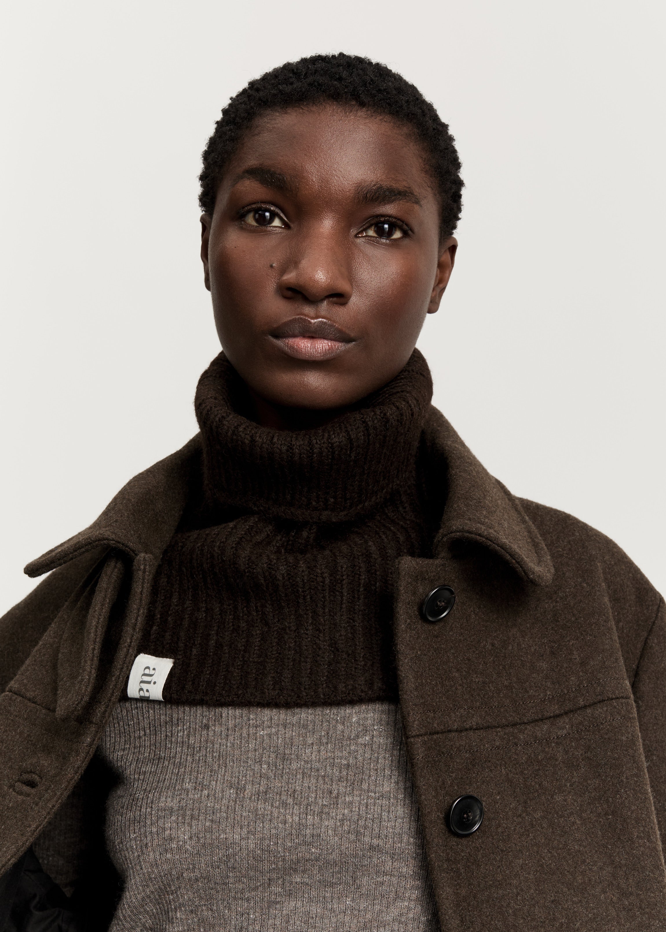 Nellie neck warmer | Pure Chocolate Scarf aiayu