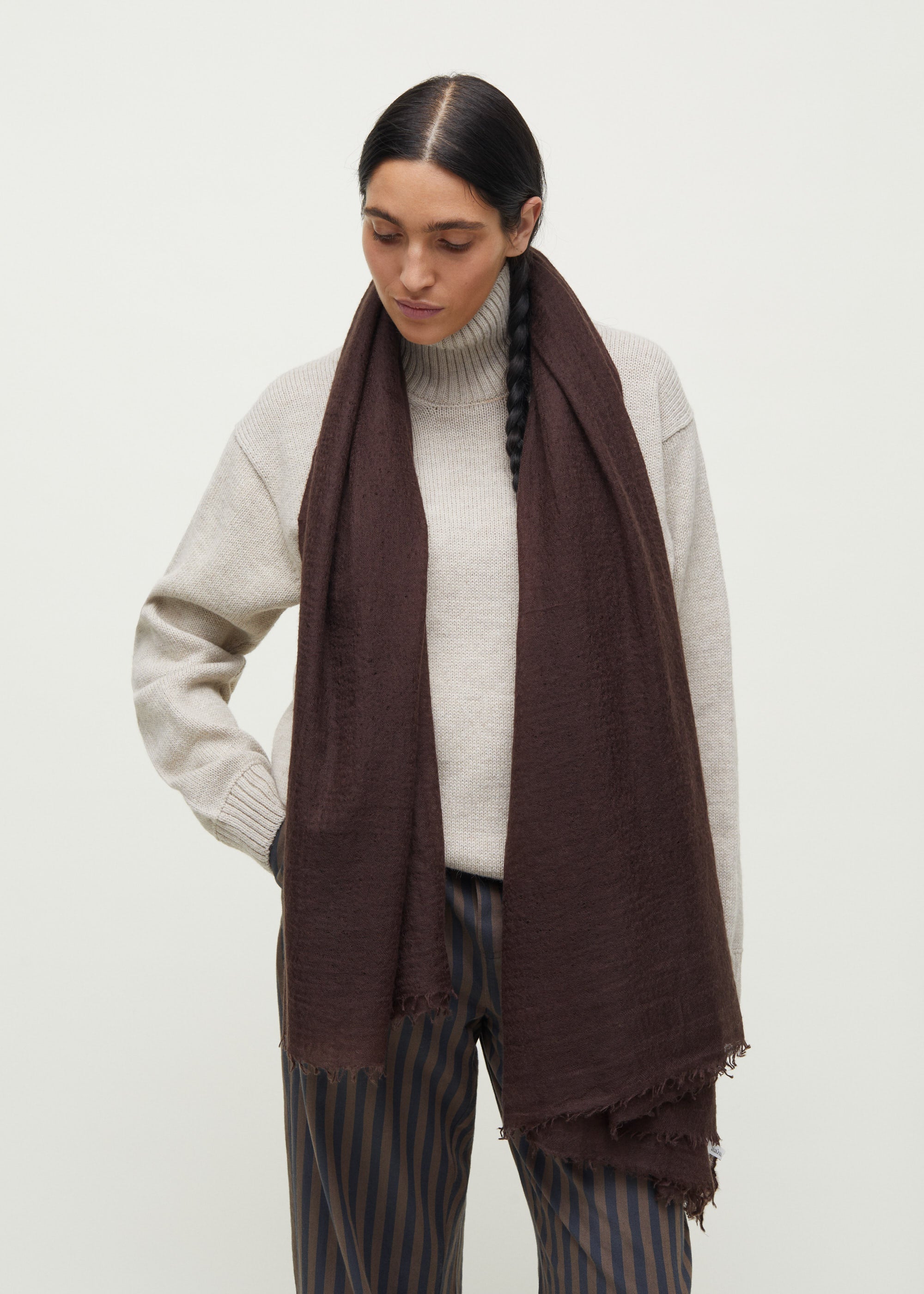 Poon scarf – pure cashmere | Chocolate Scarf aiayu