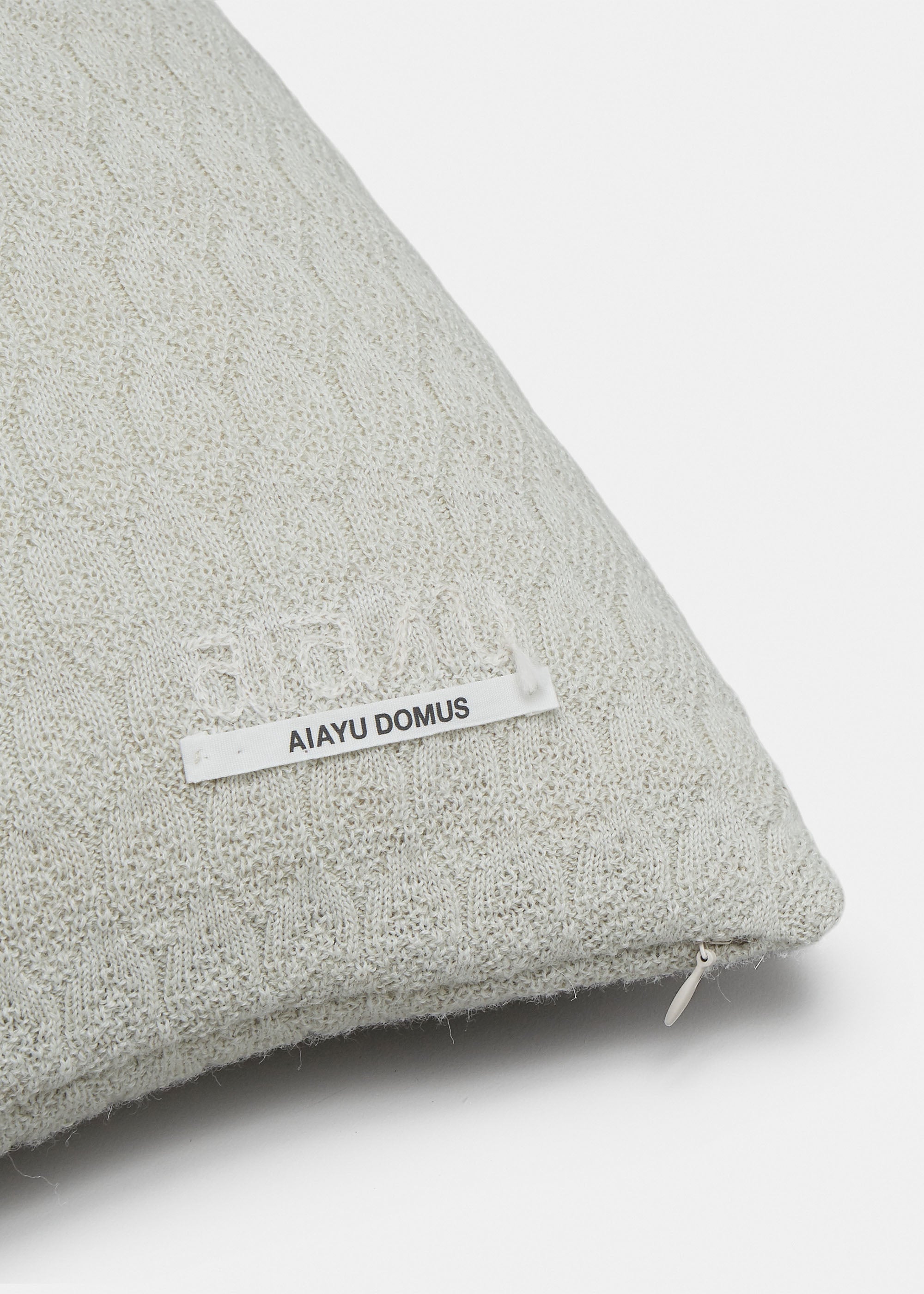Raul llama wool pillow - 50x50 | Cabbage aiayu.dk