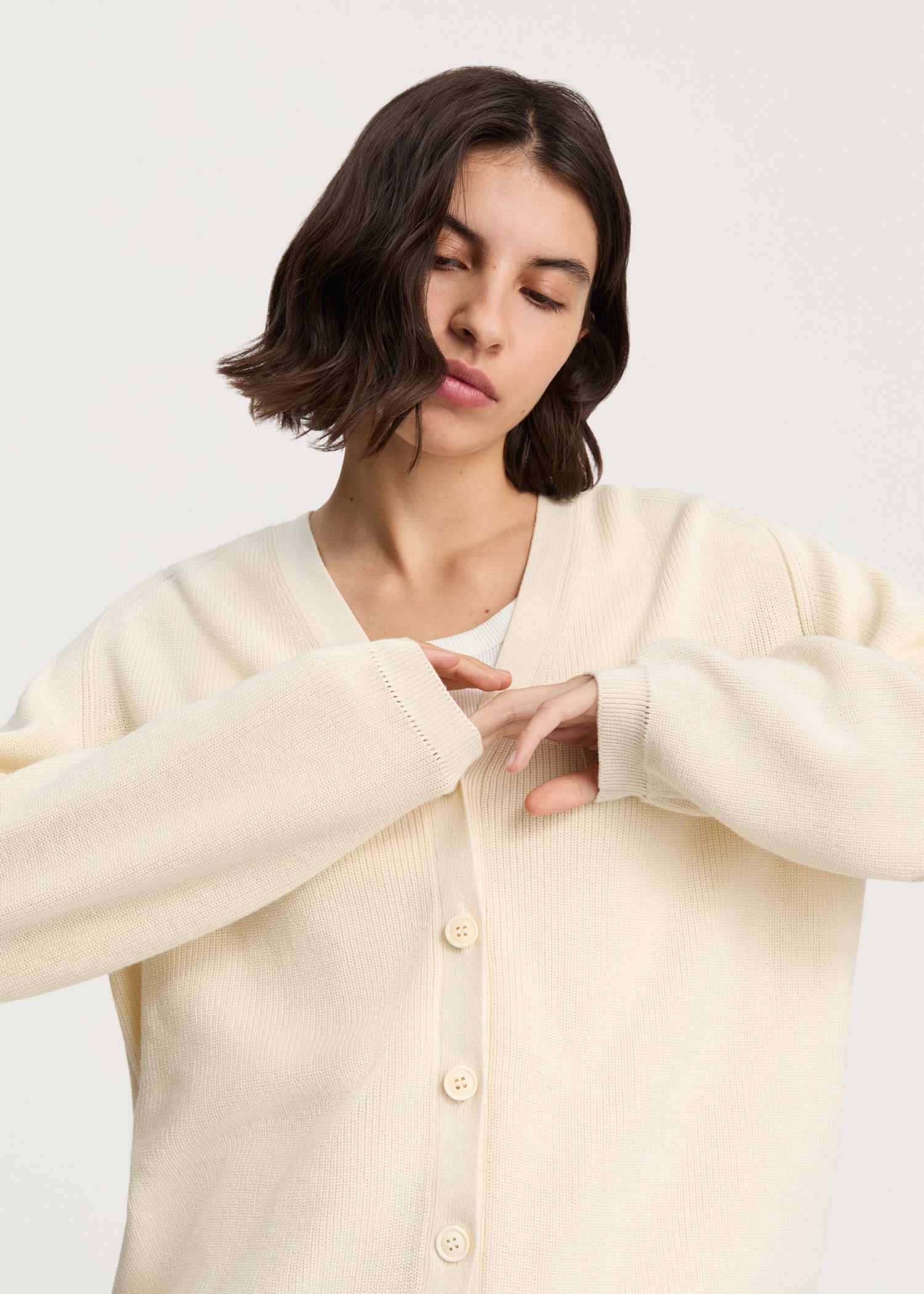 Vada cardigan | Pure Ecru Cardigan aiayu