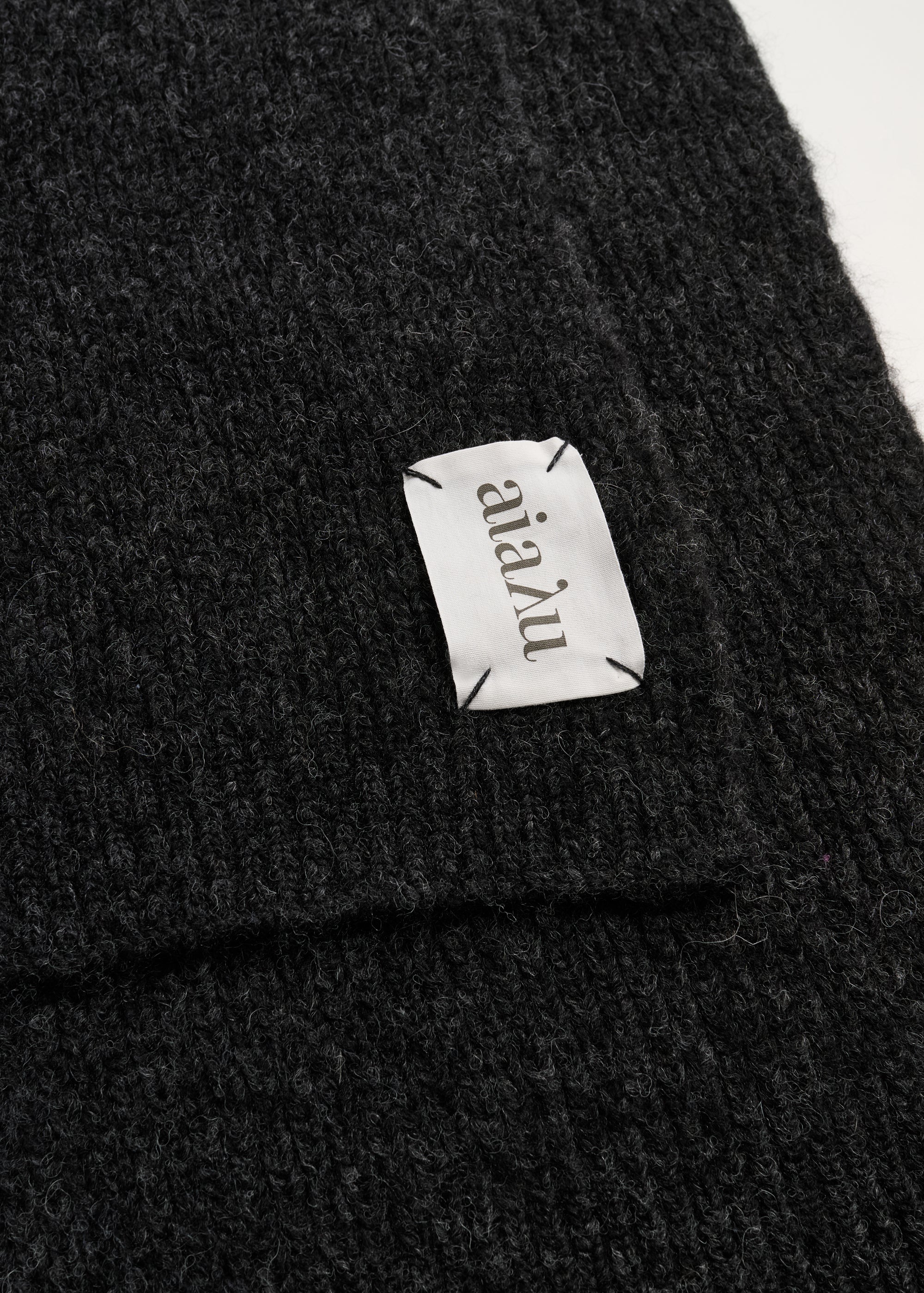 William scarf – wool | Pure Dark Grey Scarf aiayu
