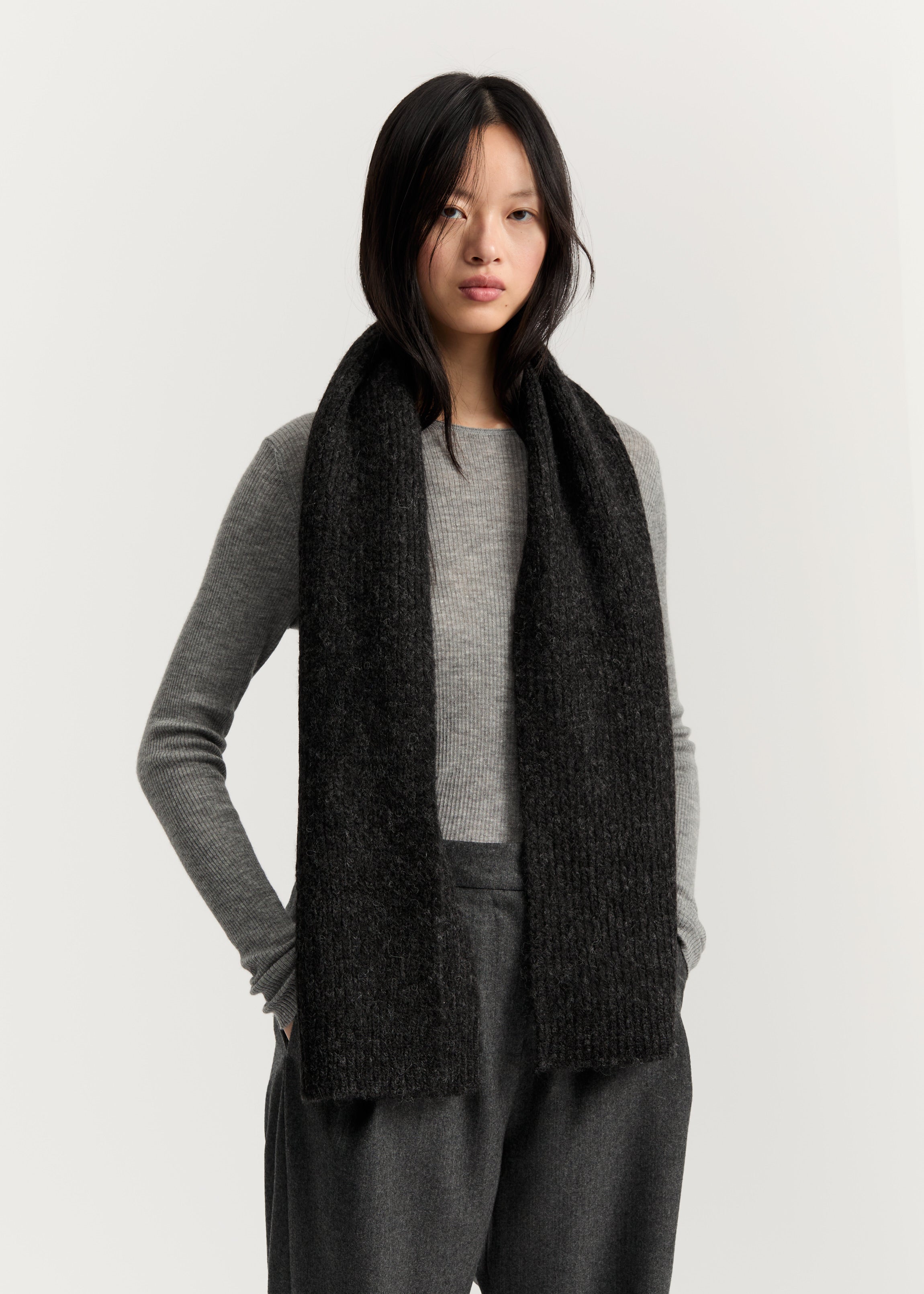 William scarf – wool | Pure Dark Grey Scarf aiayu