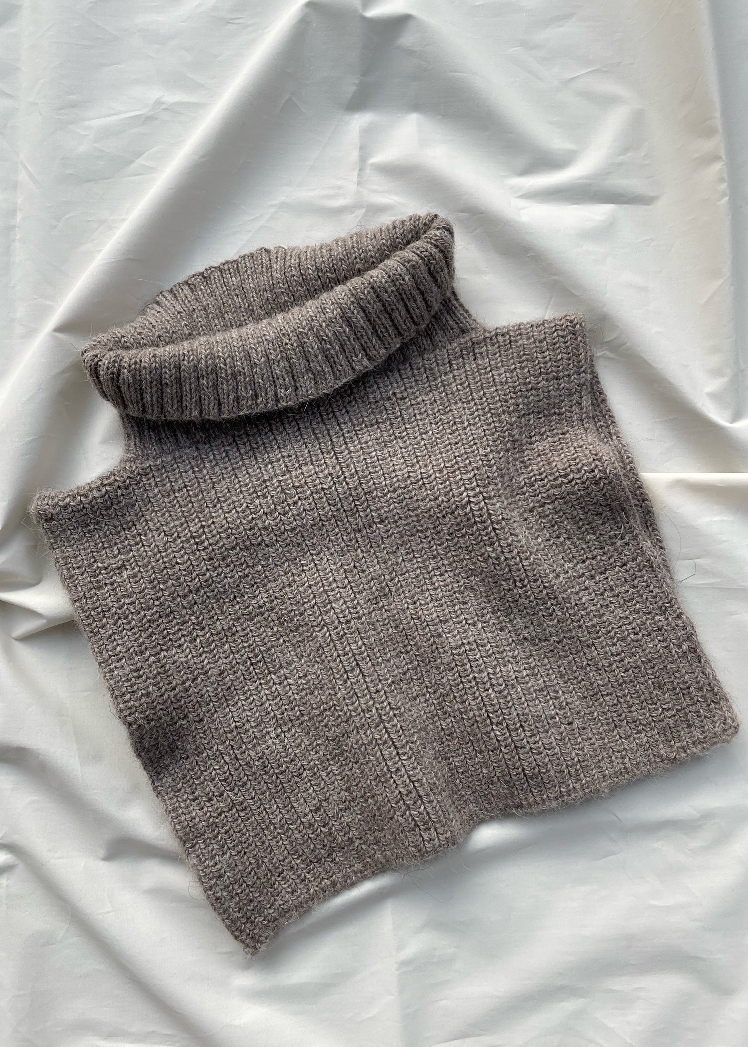 Enya neckwarmer – strikkeopskrift | Multi Sample/The market aiayu