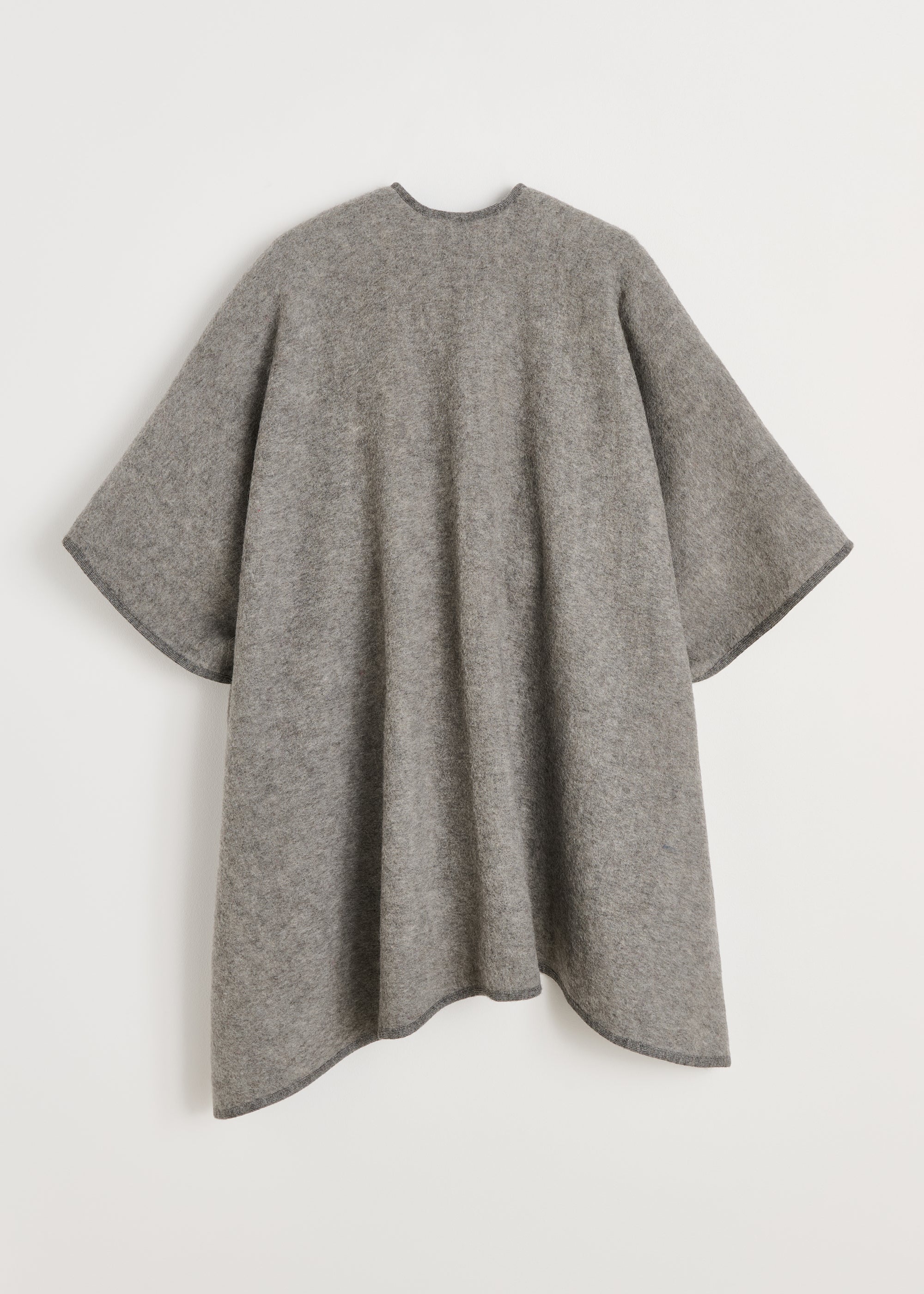 Avery poncho – wool | Pure Grey Poncho aiayu