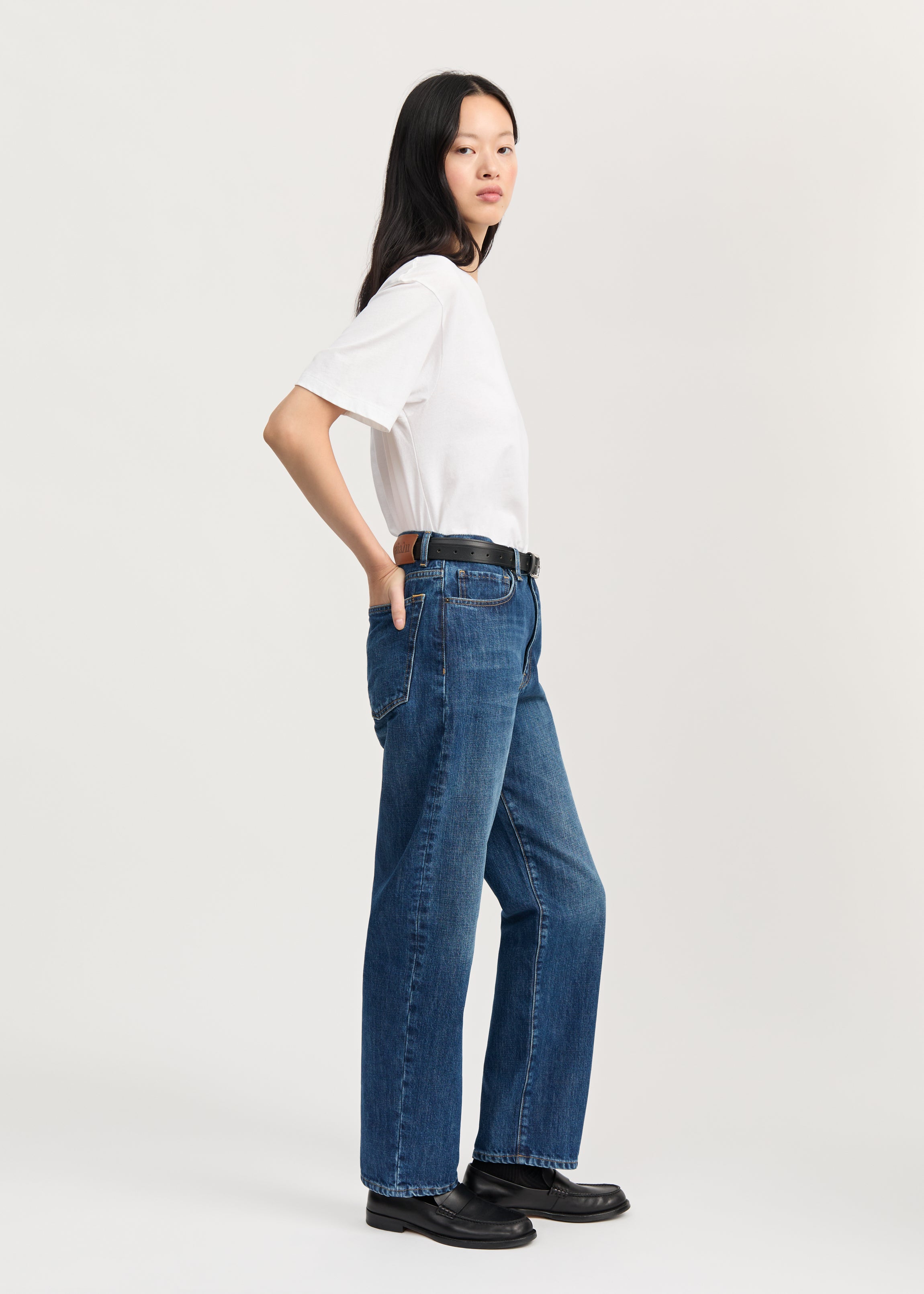 Collin midwaist relaxed jeans | Worn Blue Jeans aiayu