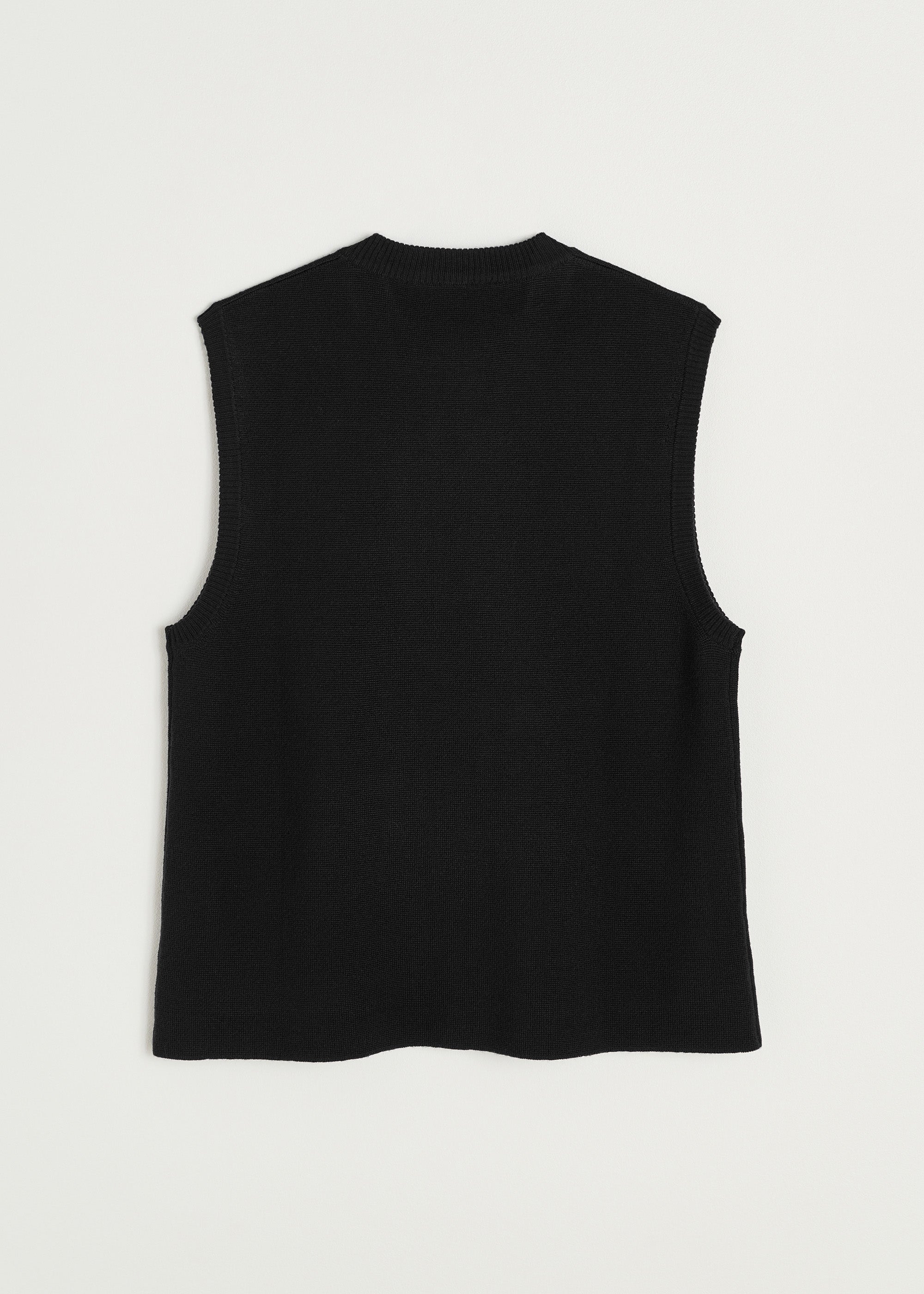 Elva vest – pure merino wool | Black Vest aiayu