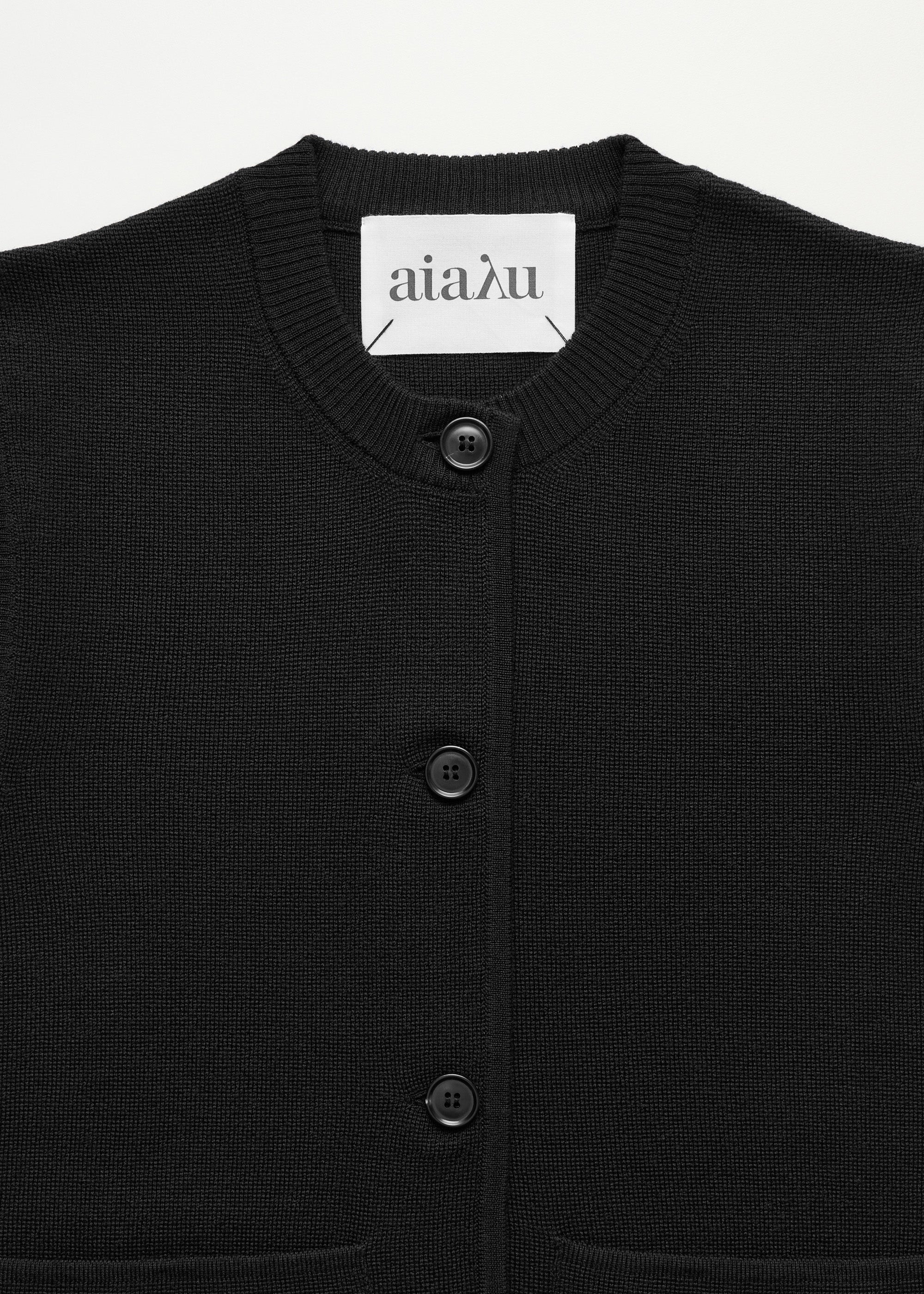 Elva vest – pure merino wool | Black Vest aiayu