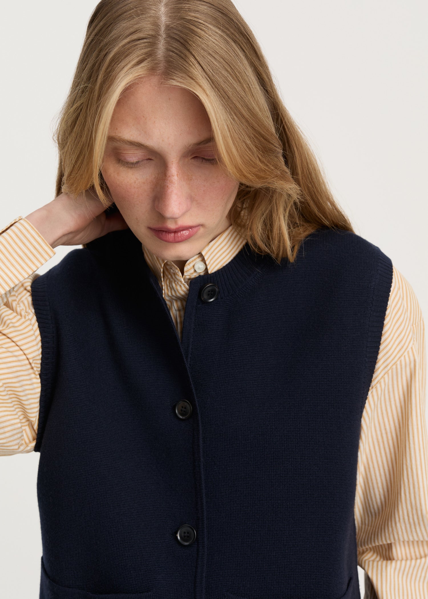 Elva vest – pure merino wool | Navy Vest aiayu