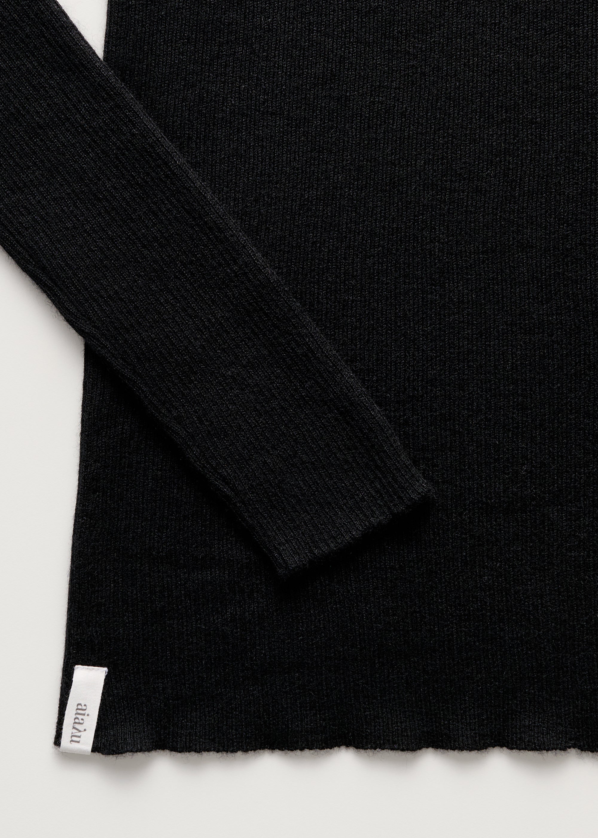Madigan blouse – cashmere | Black Blouse aiayu