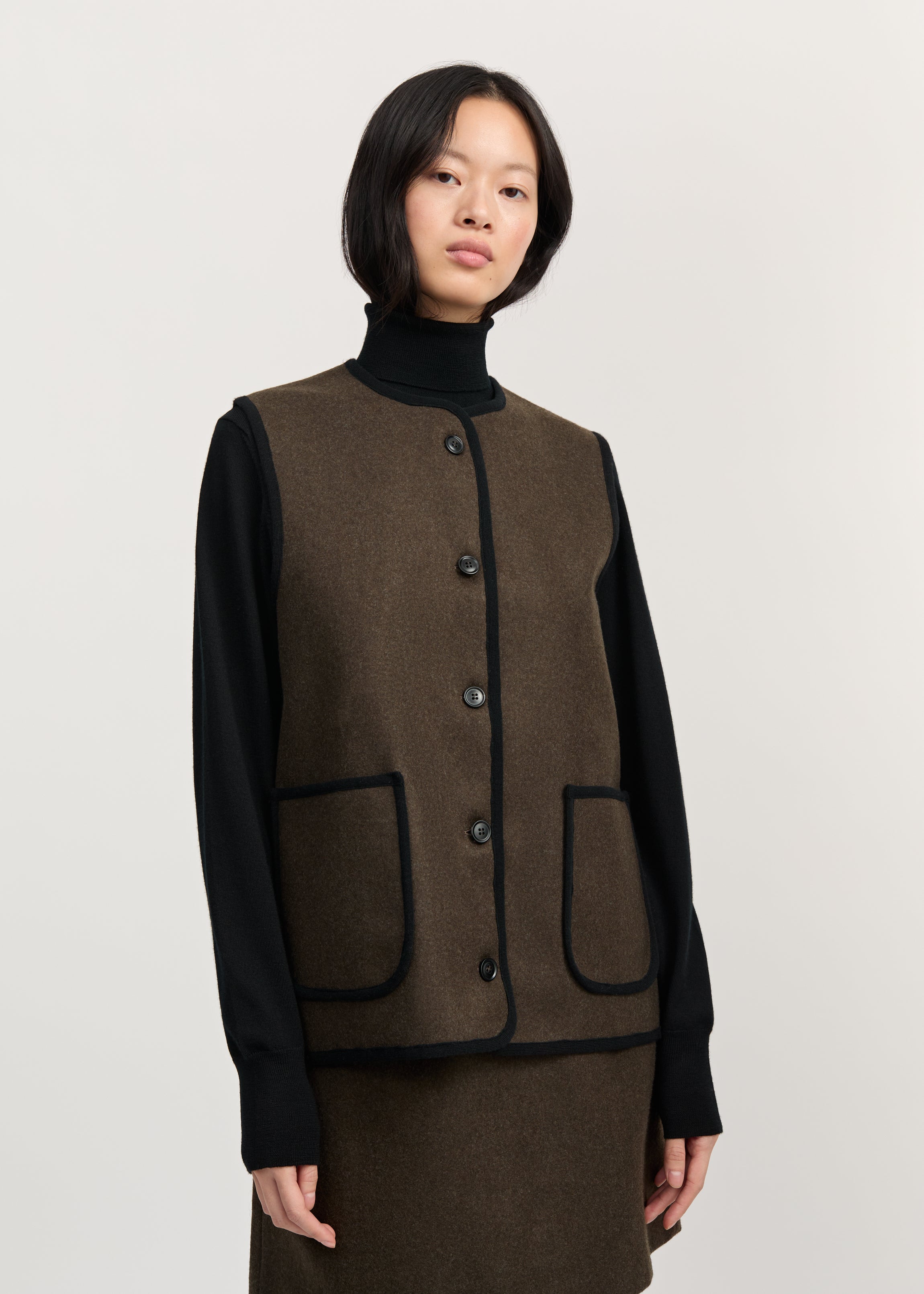Meha vest – loden | Pure dark brown Vest aiayu