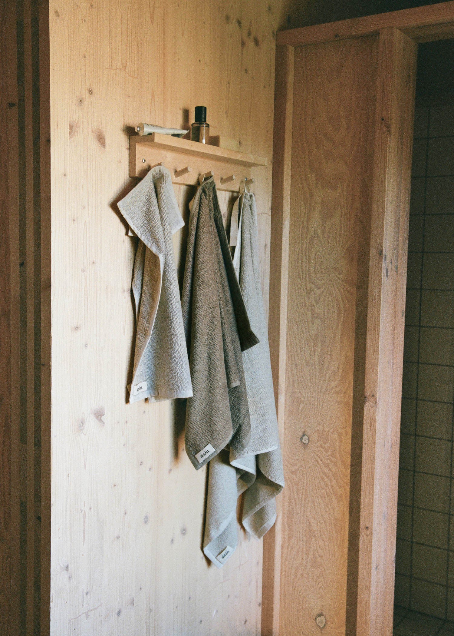 Linen bath towel - 70x140 | Earth